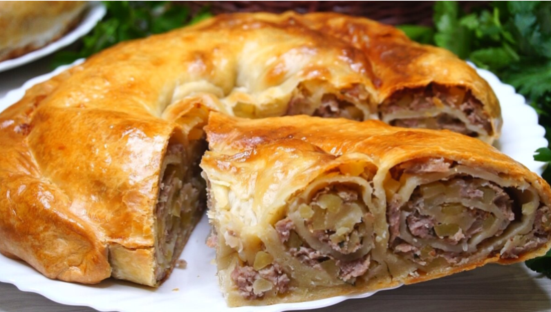 Вкусный пирог за считанные минуты: сочетание фарша и картофеля