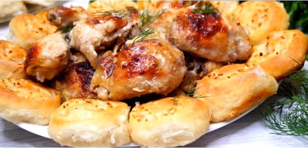 Ужин, который запомнится: курица с дрожжевыми рулетиками