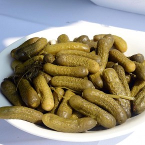 Корнишоны: как выбрать лучшие сорта для теплиц и открытого грунта