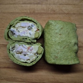 Блины с салатом оливье в ВкусВилле: смелый эксперимент или кулинарный шедевр?