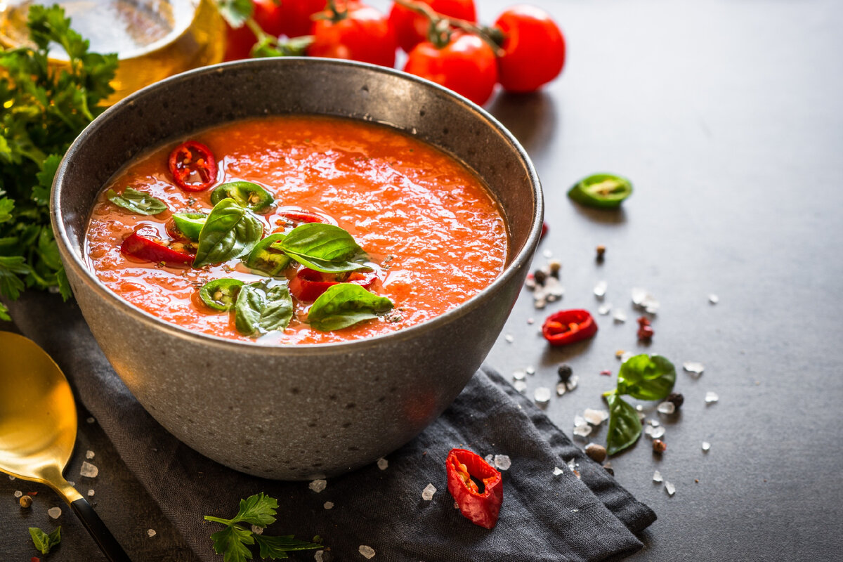 Томаты в главной роли: как приготовить летний суп-пюре с акцентом на свежесть