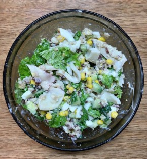 Непревзойденный вкус: два аппетитных салата с кальмарами