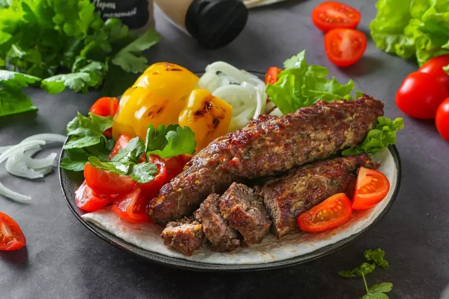 Люля-кебаб из фарша: секреты приготовления в духовке
