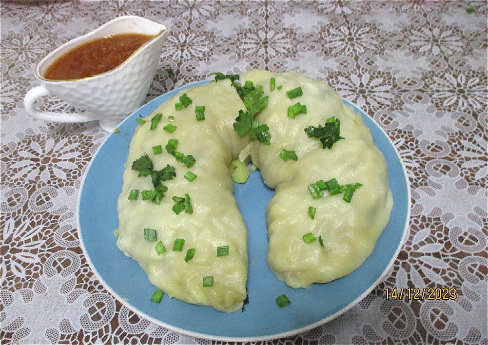 Рулет с мясом и картошкой на пару: Необычный вкус для всей семьи