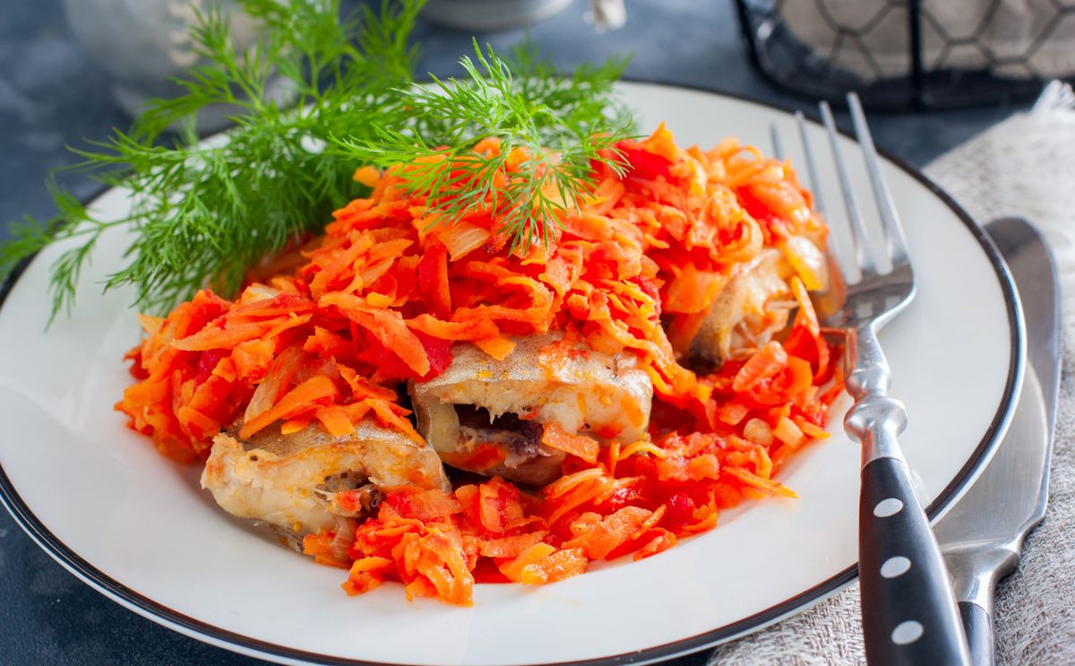 Неповторимый вкус маминых рецептов: рыба с маринадом для праздничного стола