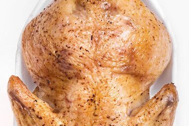 Ароматная курица с купатами и яблоками: оригинальный рецепт на любой праздник