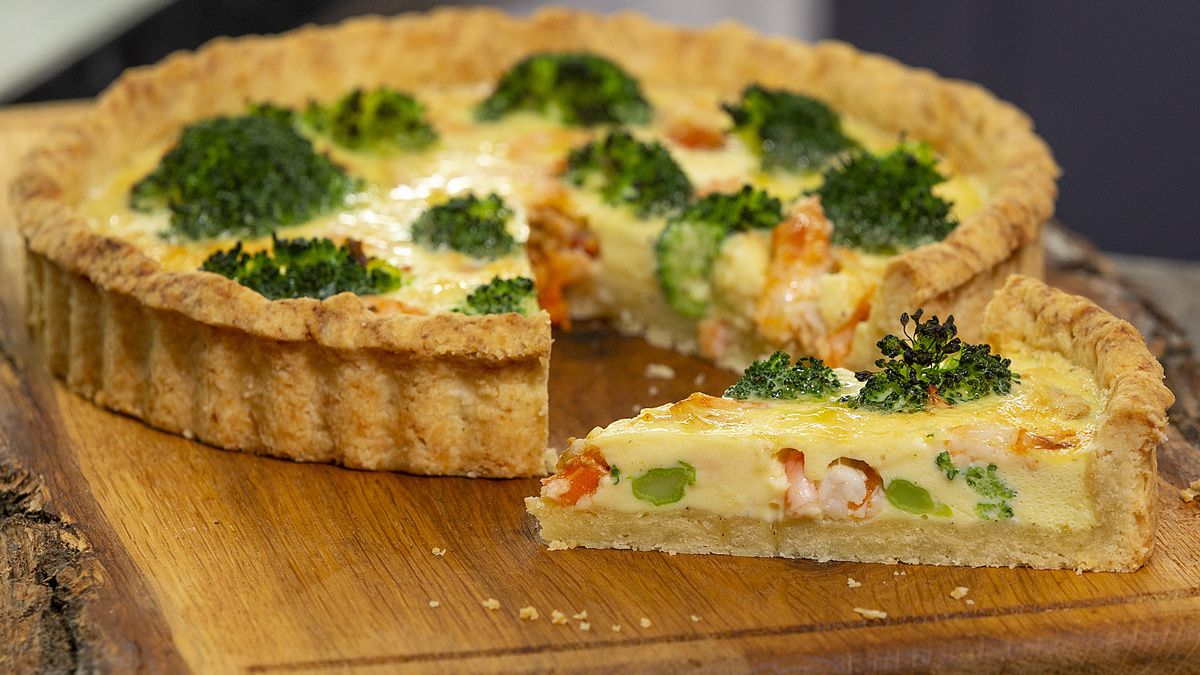 Нежный киш с брокколи и креветками: вкусный рецепт для гурманов