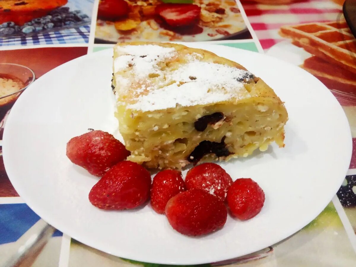 Восхитительная запеканка из макарон с творогом и черносливом