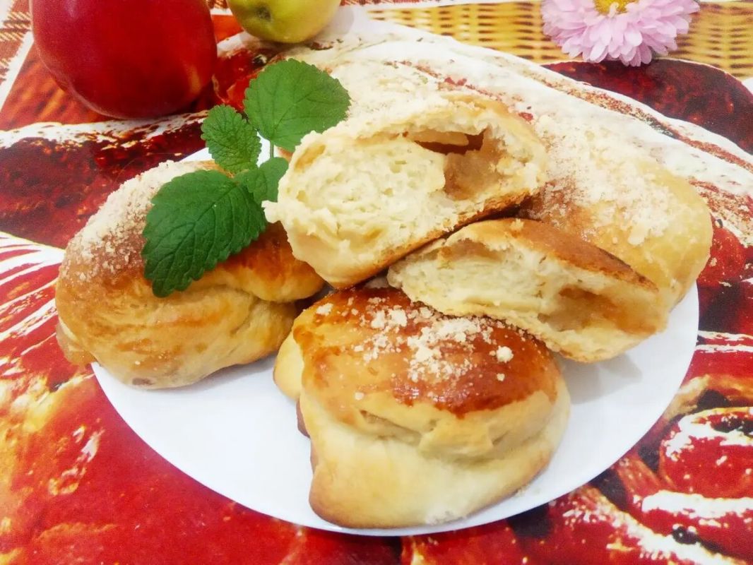 Нежные пирожки с яблоками: идеальный вариант к чаю