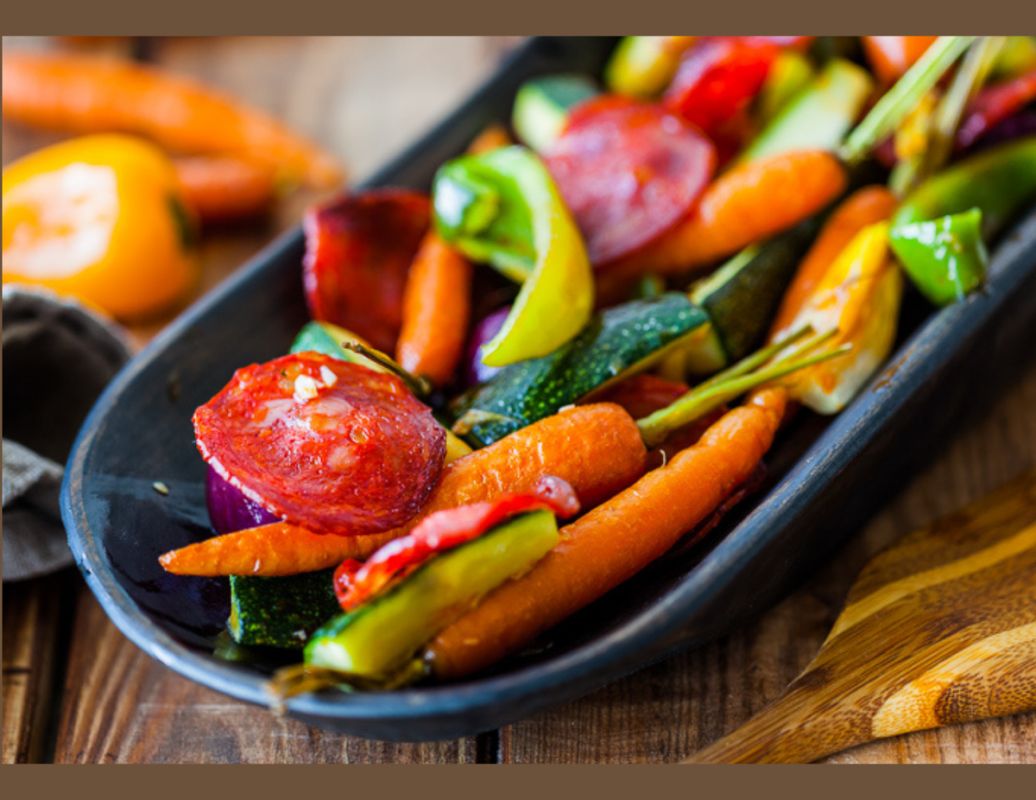 Как приготовить овощи с колбасой в фольге — просто, быстро и вкусно