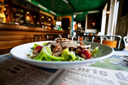 Самая большая порция салата: новый мировой рекорд 'Цезаря' в Мексике