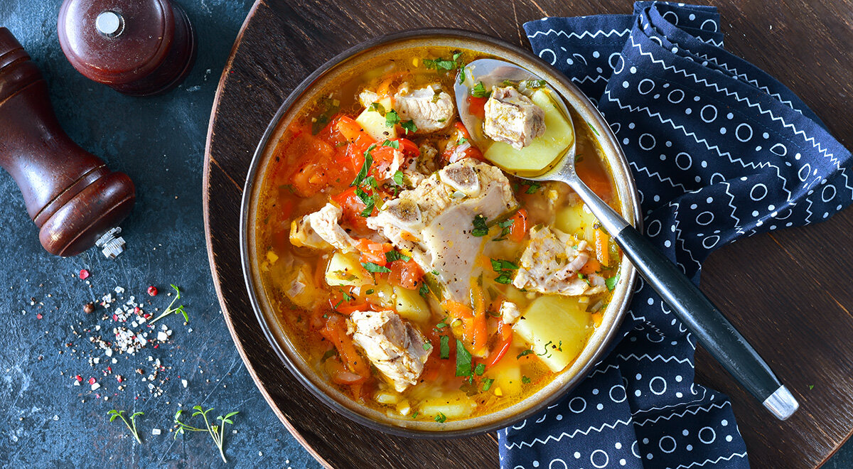 Новая интерпретация шурпы: свинина в традиционном блюде