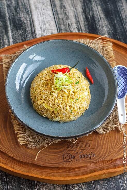 Как быстро приготовить жареный рис с яйцом: секреты вкусного ужина