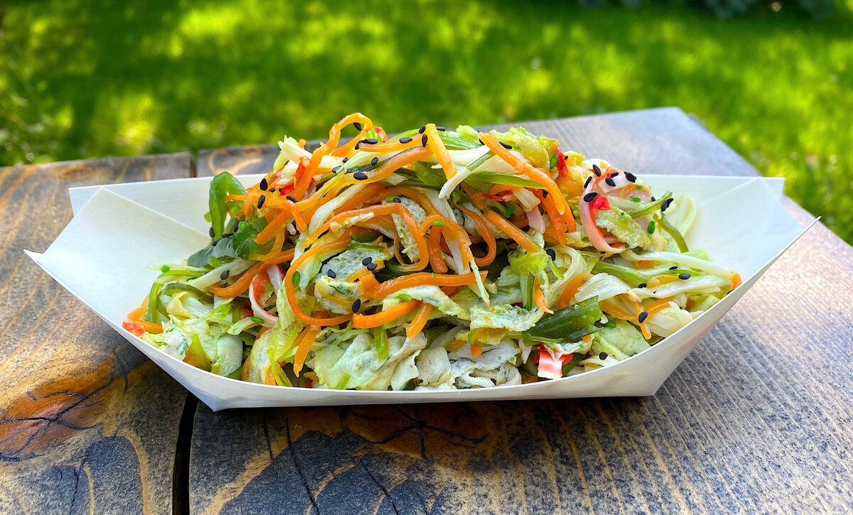 Нежный салат с морепродуктами: просто и вкусно для всех