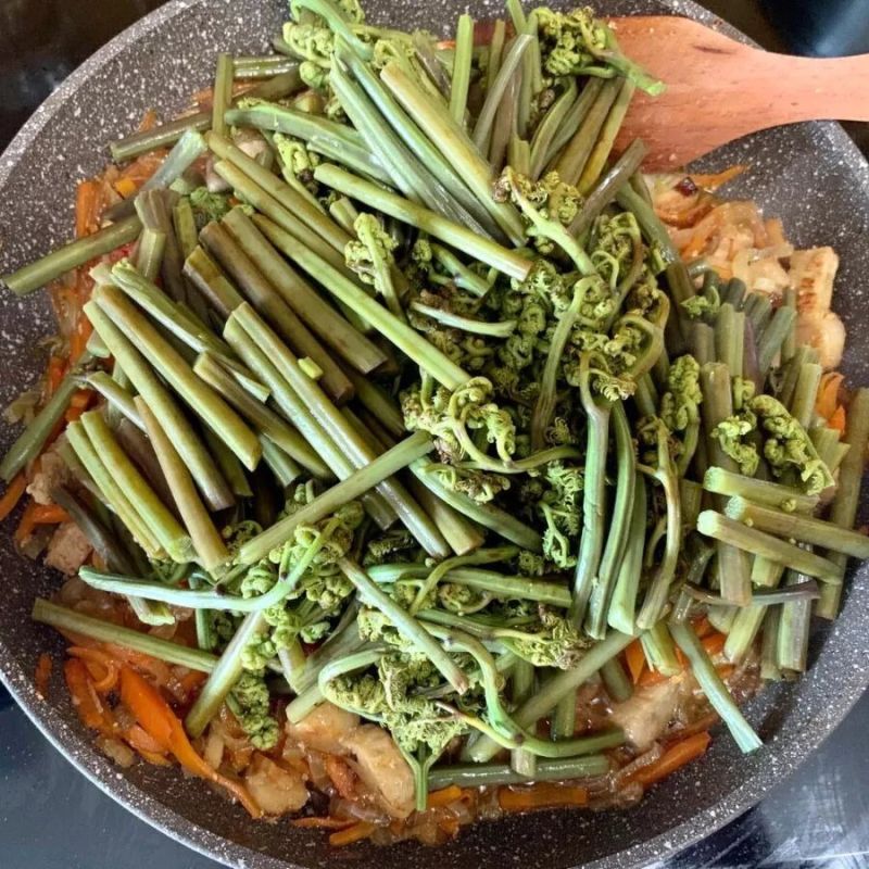 Как правильно приготовить солёный папоротник: секреты и рекомендации