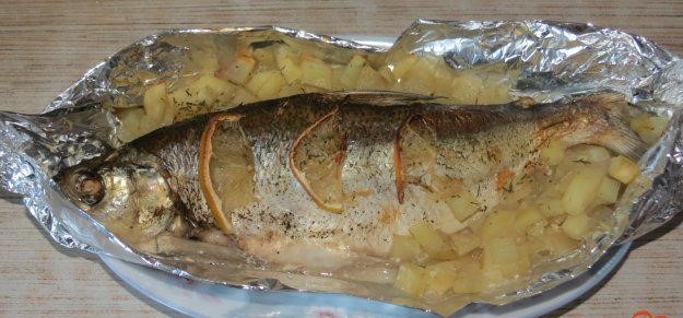 Запеченная пелядь в духовке с картофелем: простой и вкусный рецепт