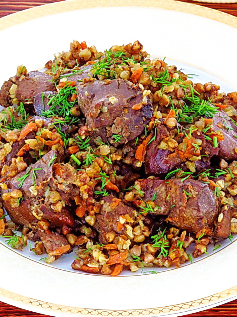 Легкий и ароматный обед: гречка с куриной печенью в мультиварке