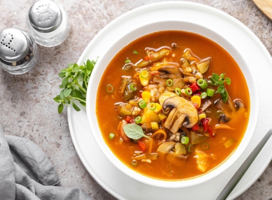 Ароматный суп "Годзь" с грибами и овощами