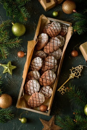 Вкусные еловые шишки: оригинальный новогодний десерт без выпечки