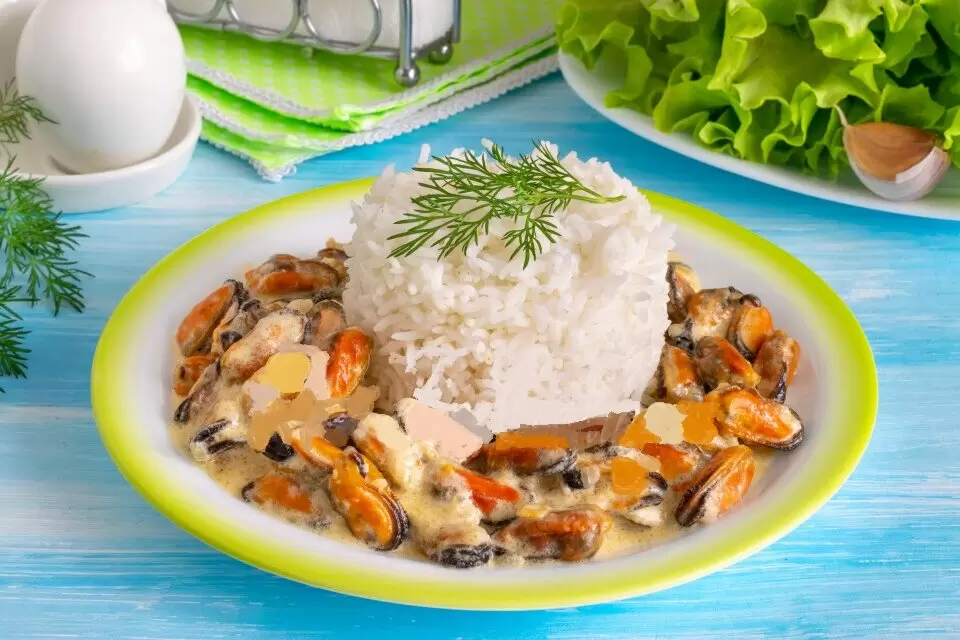 Мидии в кремовом чесночном соусе: простота и изысканность на вашем столе