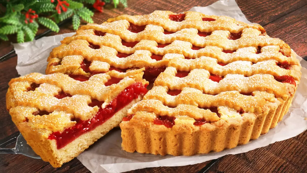 Летний пирог с ягодами: простая радость для сладкоежек