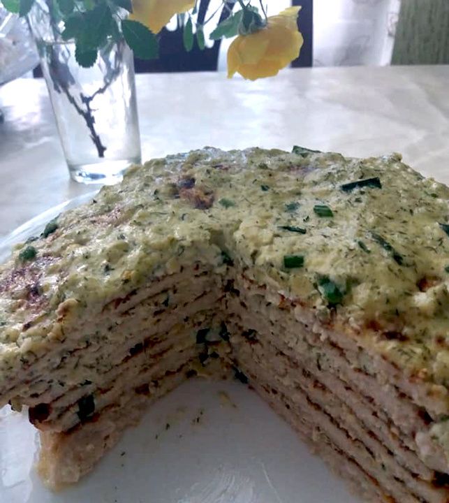 Праздничный куриный блинный торт